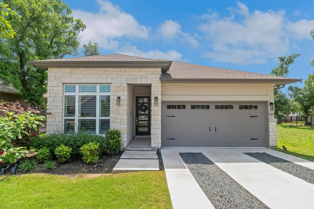 121 Monterey Oak Trail, Georgetown