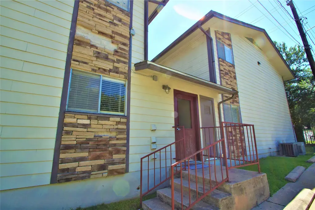 3702 S Second Street 204, Austin