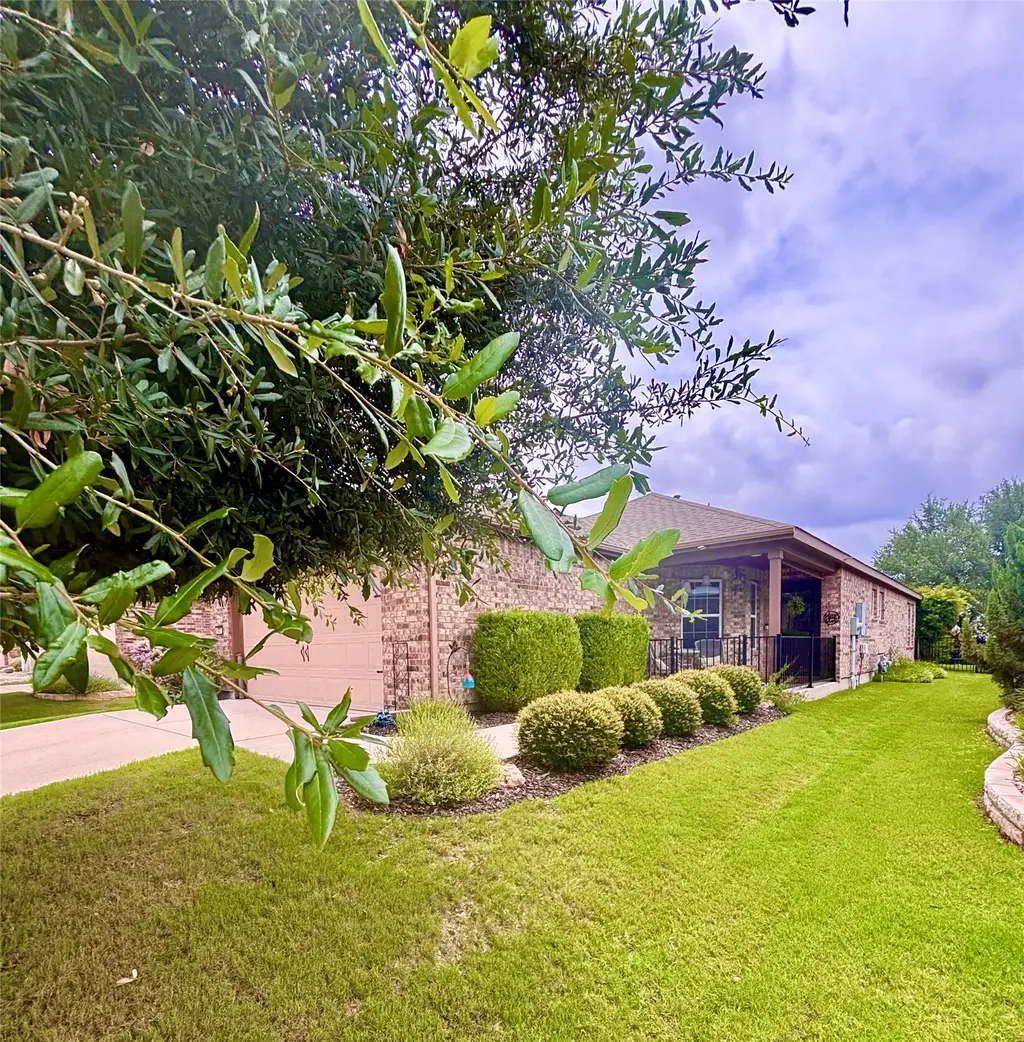 437 Holiday Creek Lane Lane, Georgetown