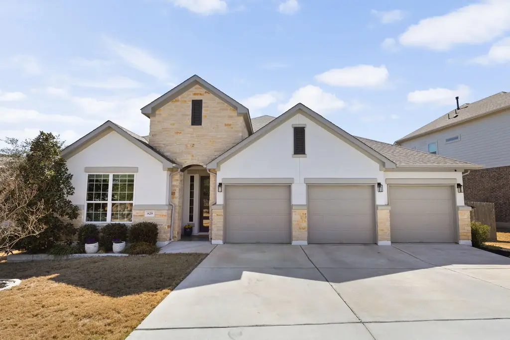829 Pink Granite Boulevard, Dripping Springs