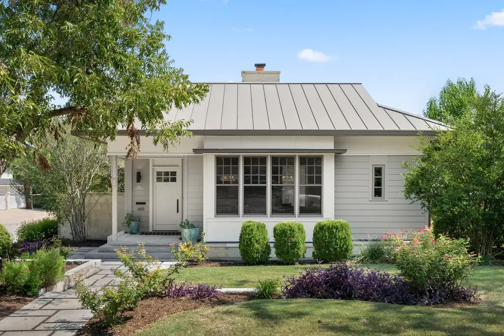 3015 Washington Square, Austin