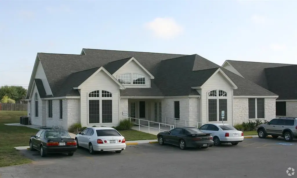 1766 Fm 967 C, Buda
