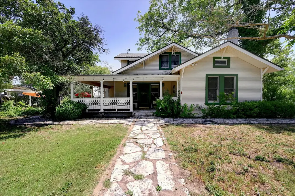 23351 Fm 150 W, Driftwood
