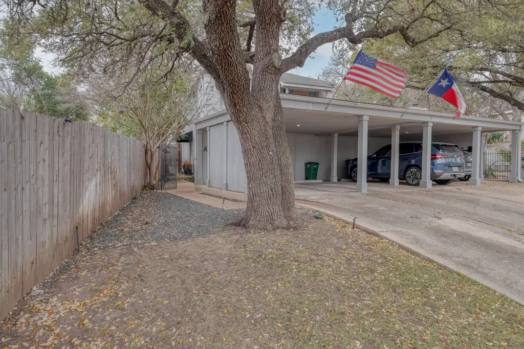 2404 Mccall Road A, Austin