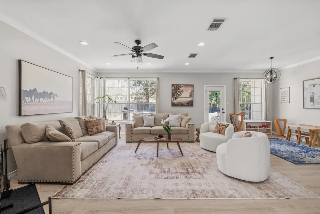 208 Sailors Run, Lakeway