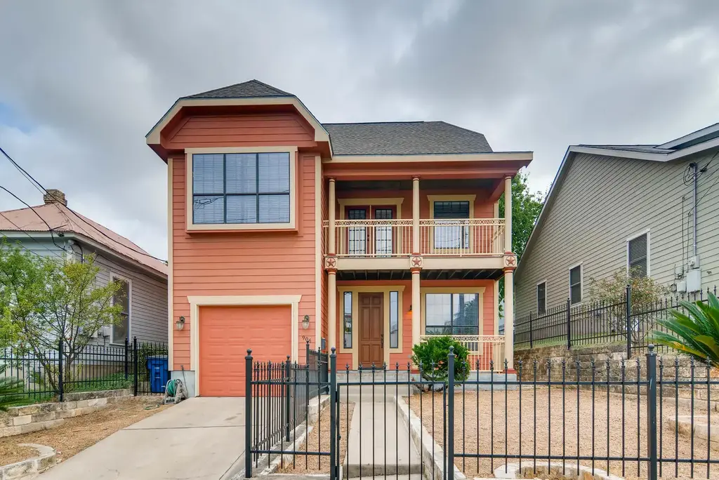 906 Juniper Street, Austin