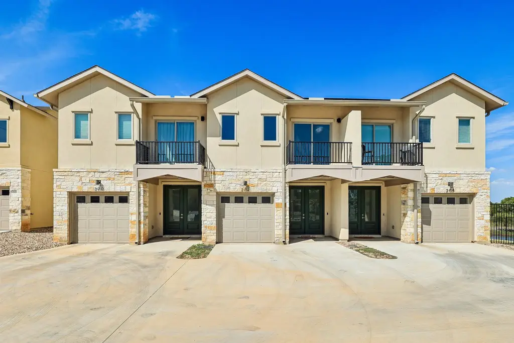 202 Tesla Circle, Round Rock