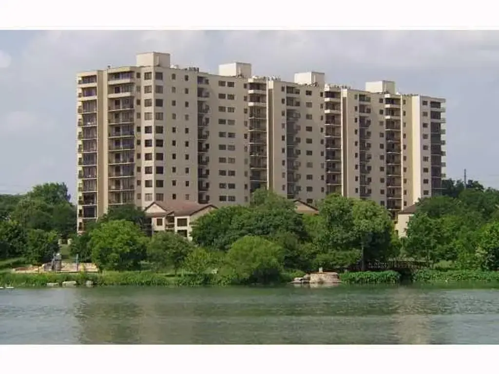 40 N Interstate 35 S 8c4, Austin