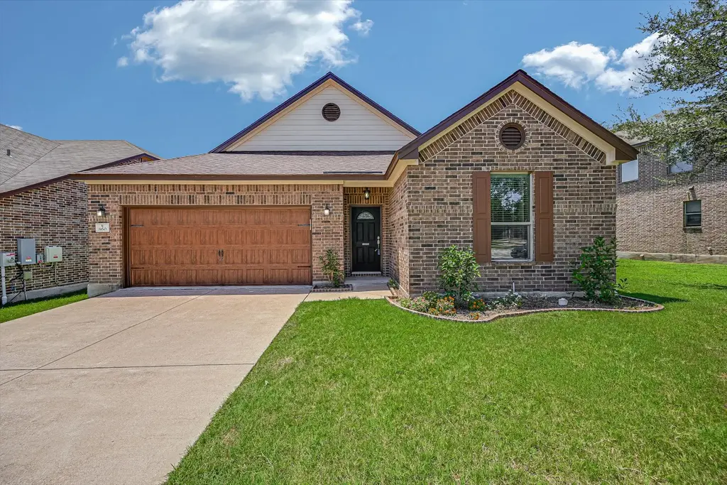 860 Water Hyacinth Loop, Leander