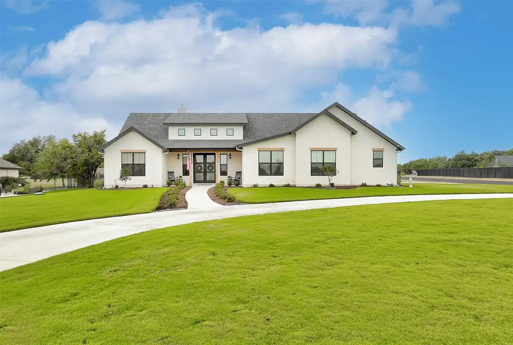 113 Crystal Lane, Georgetown