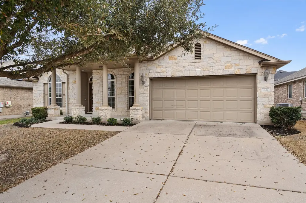 306 Tom Kite Drive, Round Rock