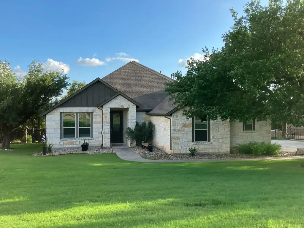 960 Blue Ridge Drive, Dripping Springs