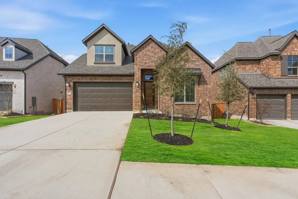 276 Prickly Poppy Loop, Kyle