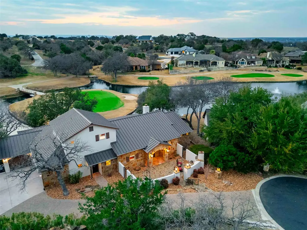 113 Comanche Agate, Horseshoe Bay