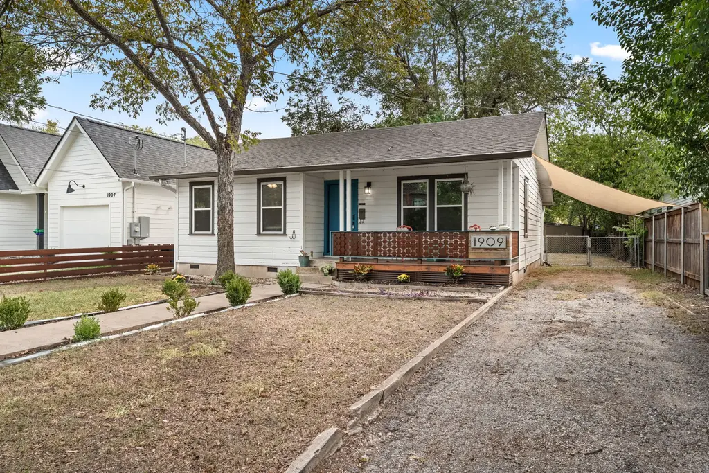 1909 Piedmont Avenue, Austin