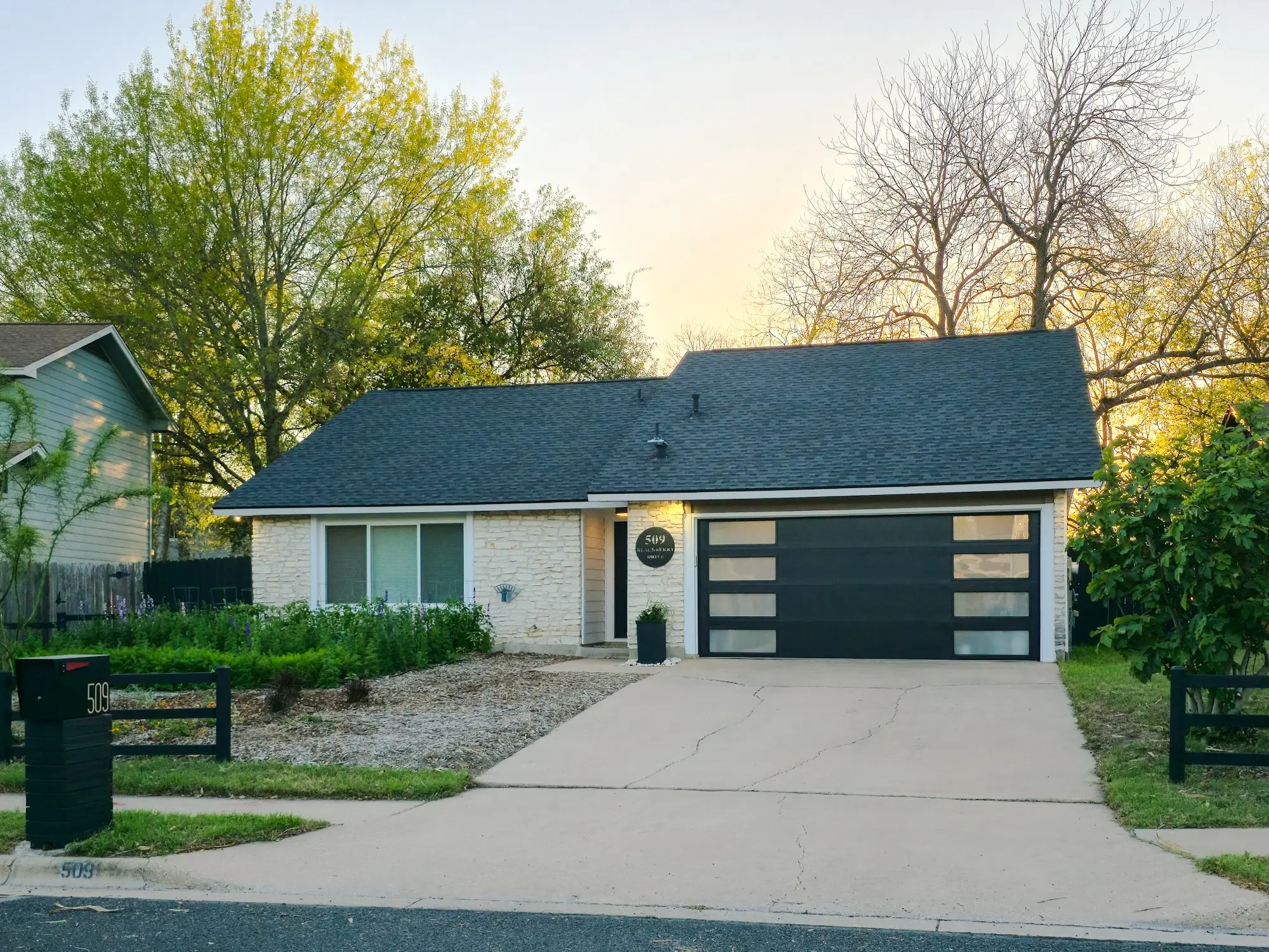 Photo of Listing #1498880