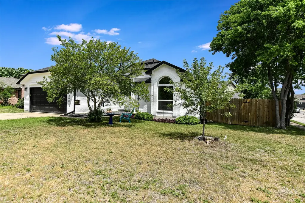 2208 Mimosa Trail, Round Rock
