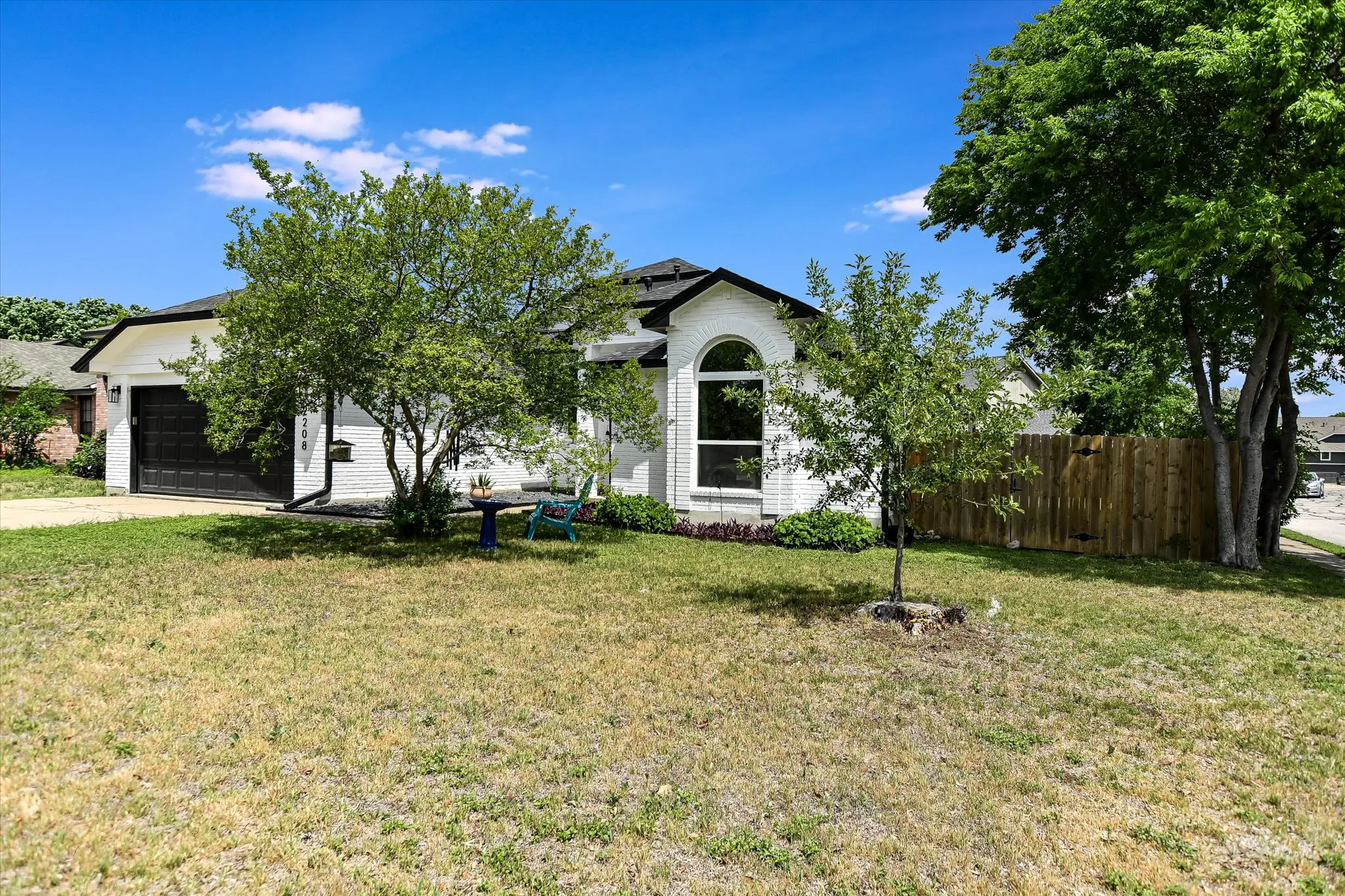 Photo of Listing #2499550