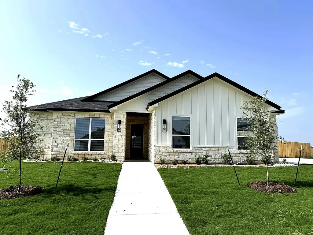 1614 Hunt Drive, Salado
