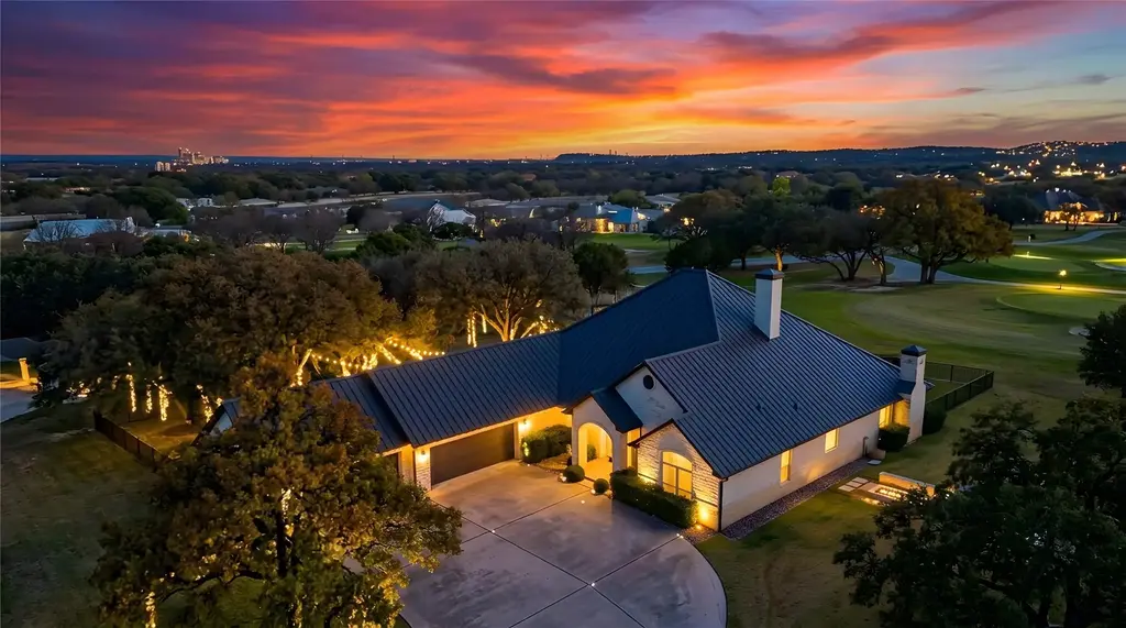 102 Voca, Horseshoe Bay