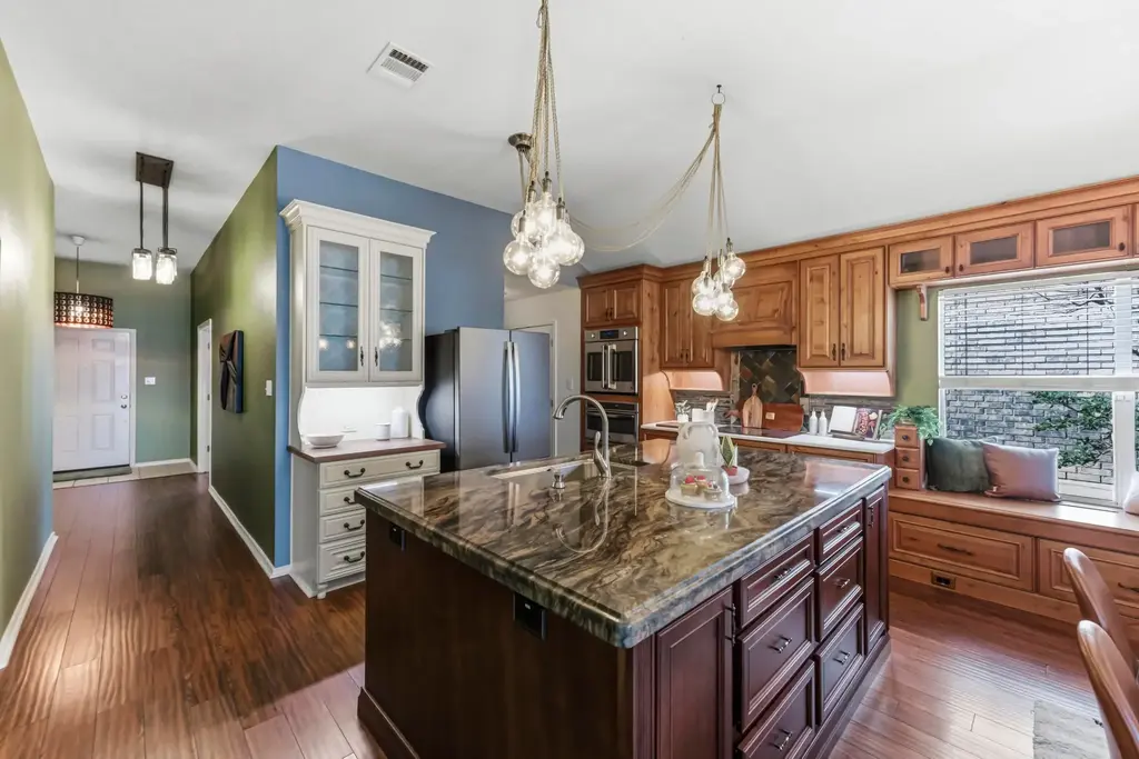 9207 Pioneer Forest Drive, Austin