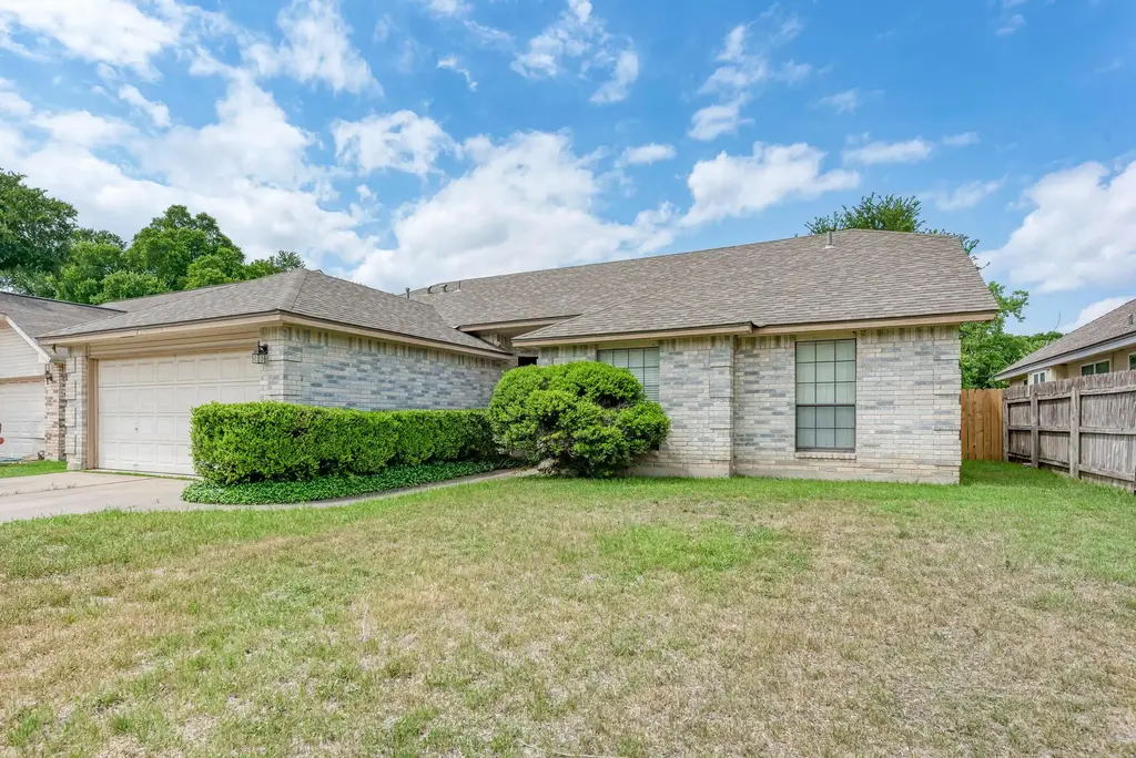 2104 Mimosa Trail, Round Rock