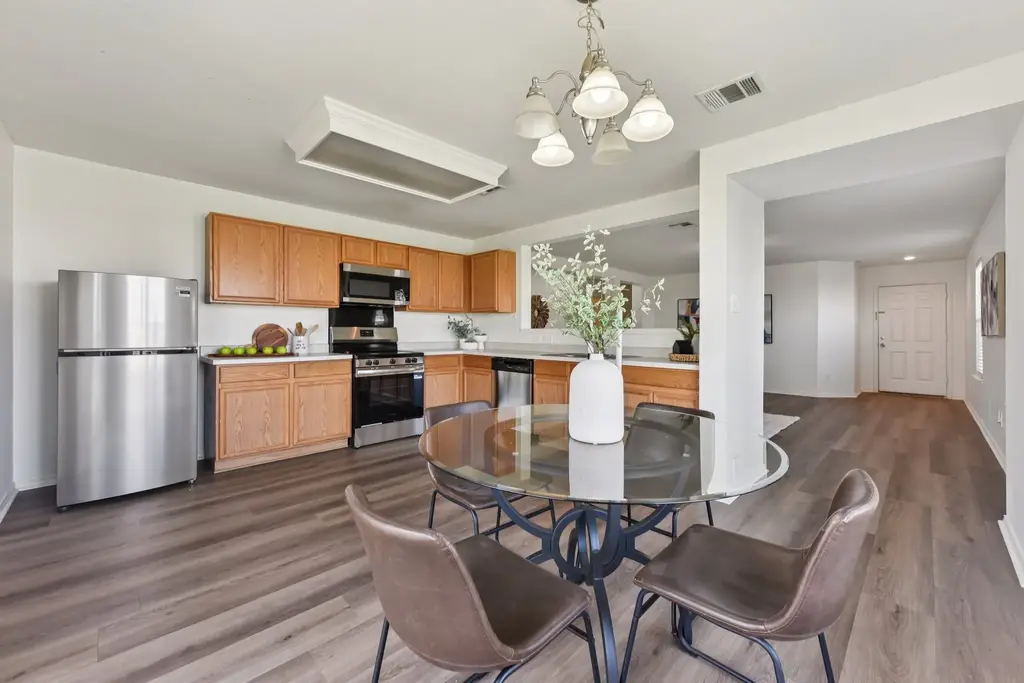 101 Bandera Woods Boulevard, Elgin