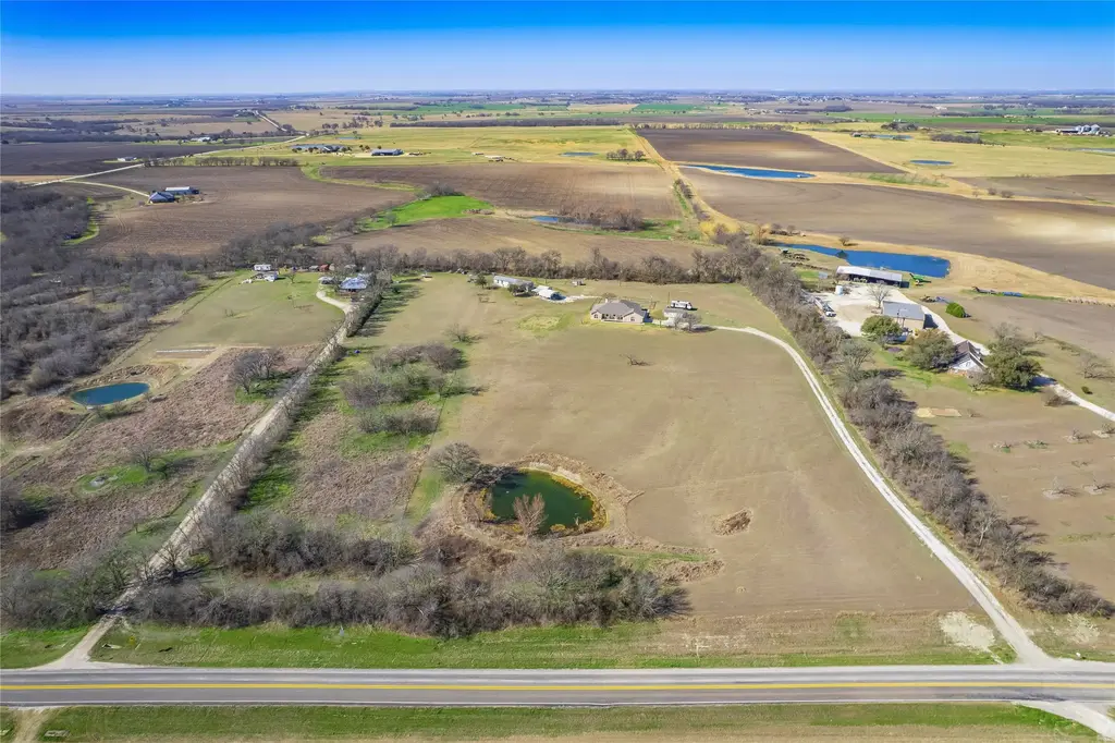 700 Fm 431, Lott