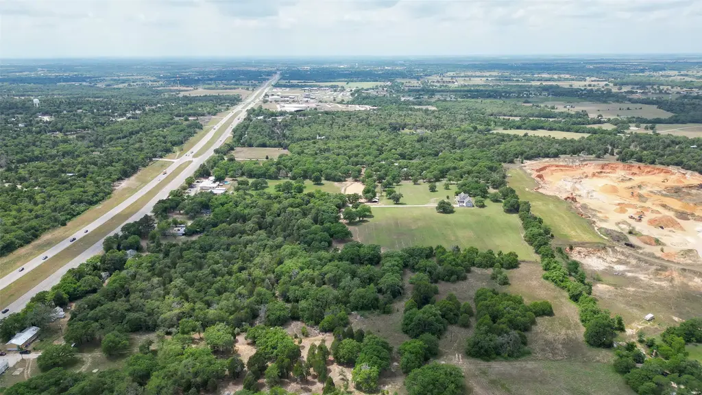660 Us 290 Highway E, Elgin