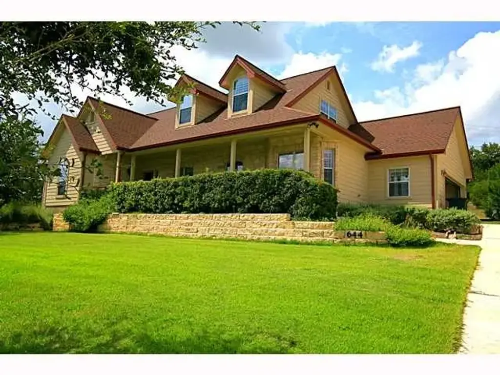644 Newport Drive, Spicewood