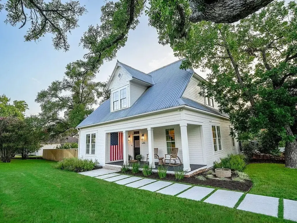 416 Avenue E, Marble Falls