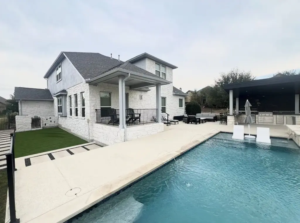 102 Waverly Spire Court, Austin