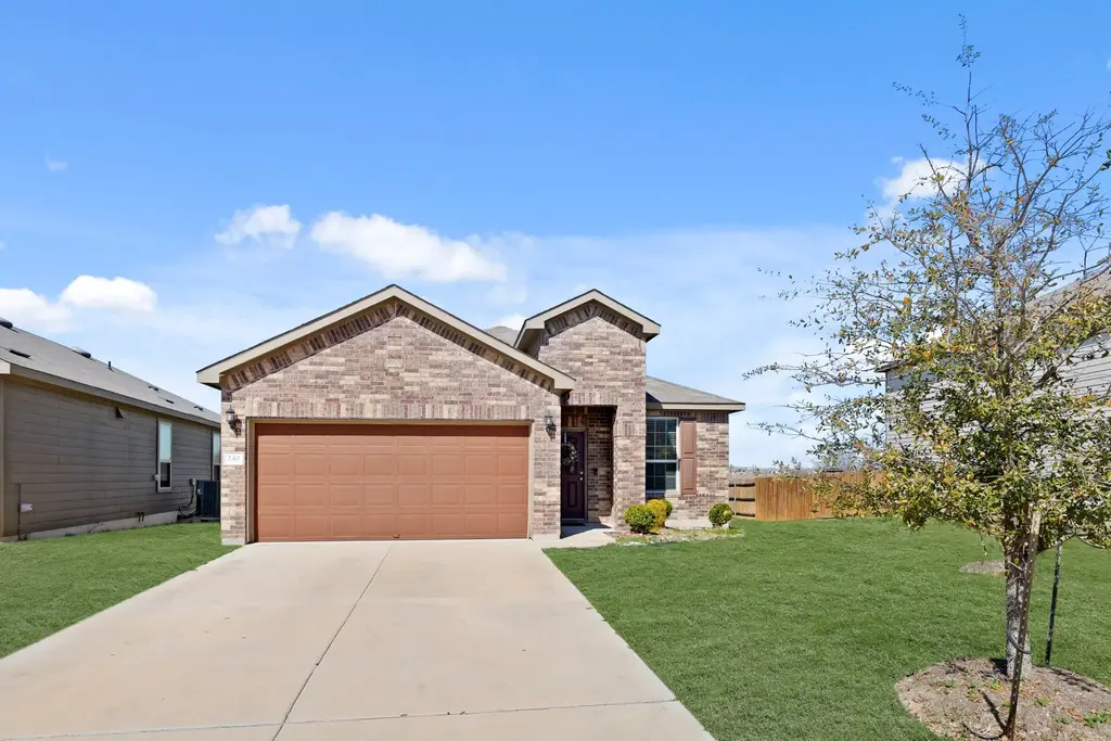 240 Bedford Falls Lane, Jarrell
