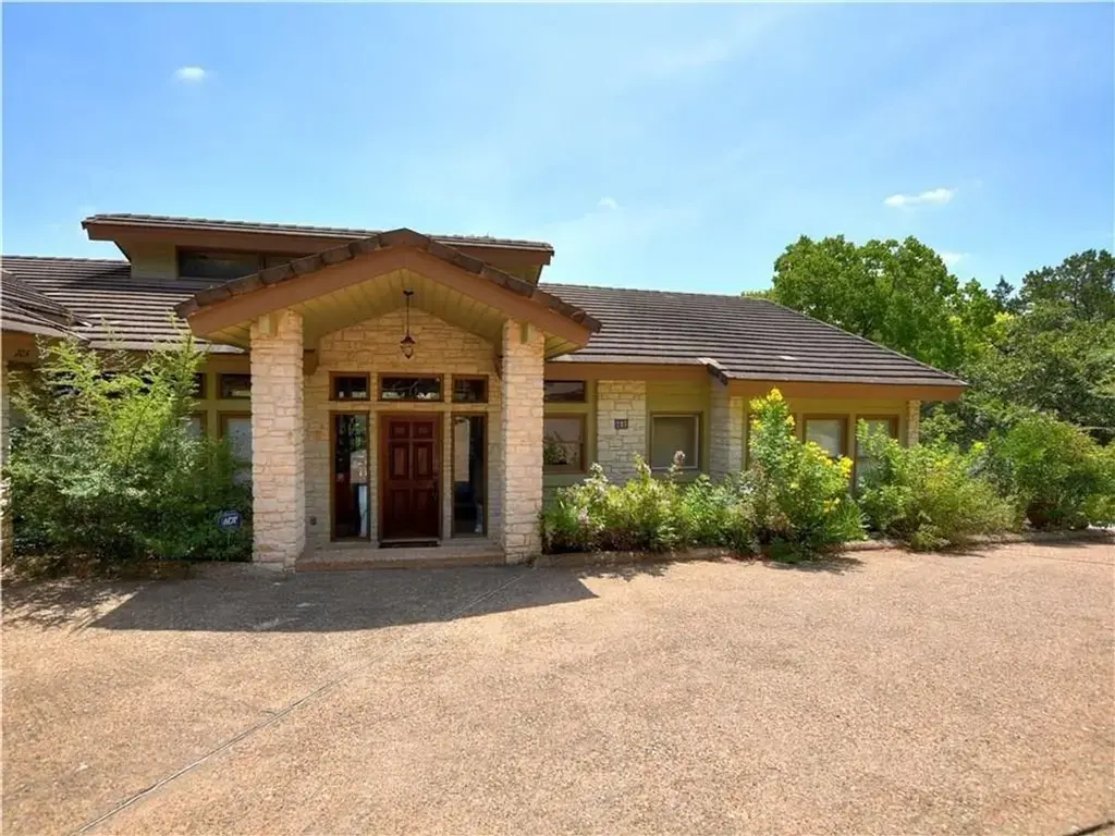 205 Capri Street, Lakeway