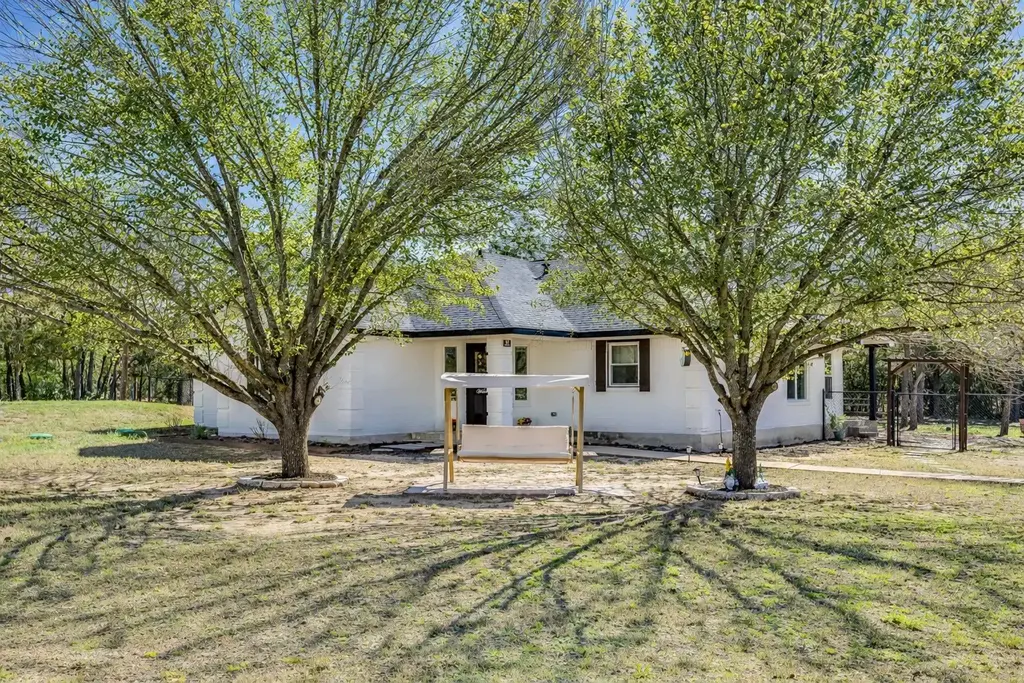137 W Oak Drive, Cedar Creek