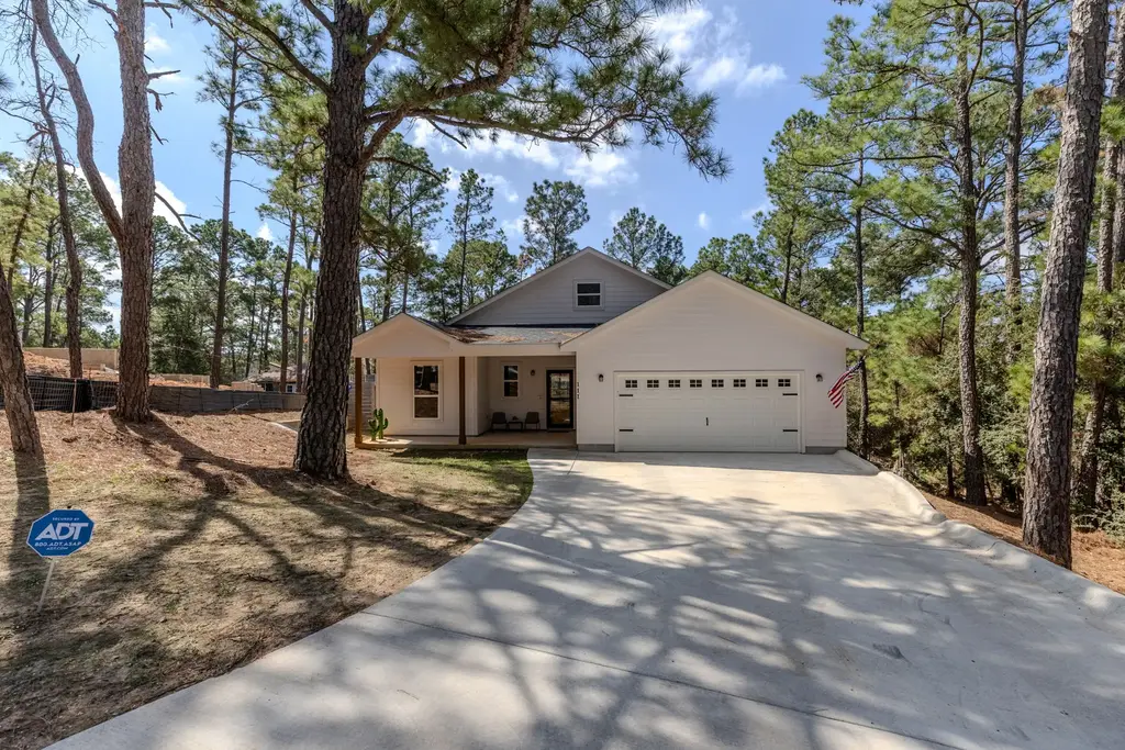 111 E Kamoi Court, Bastrop
