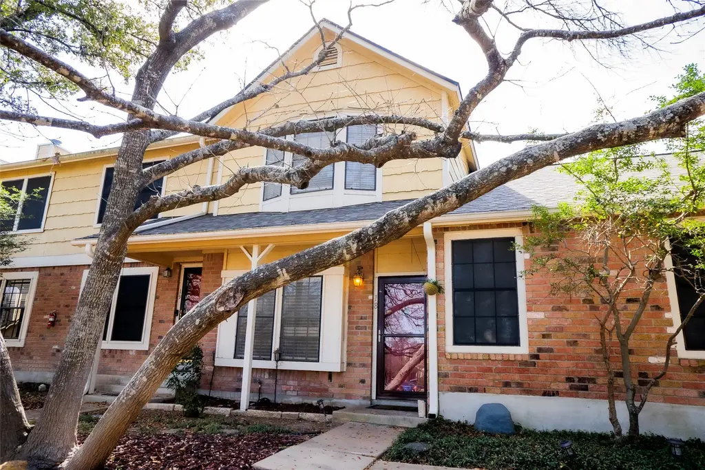 11901 Swearingen Drive 18-d, Austin
