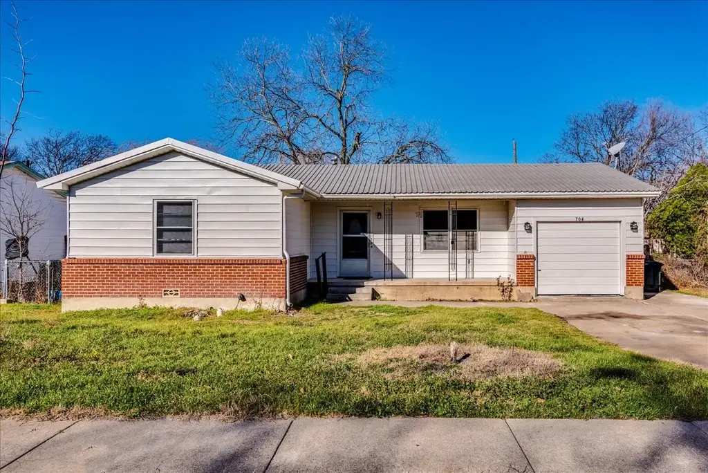 704 S 3rd Street, Copperas Cove