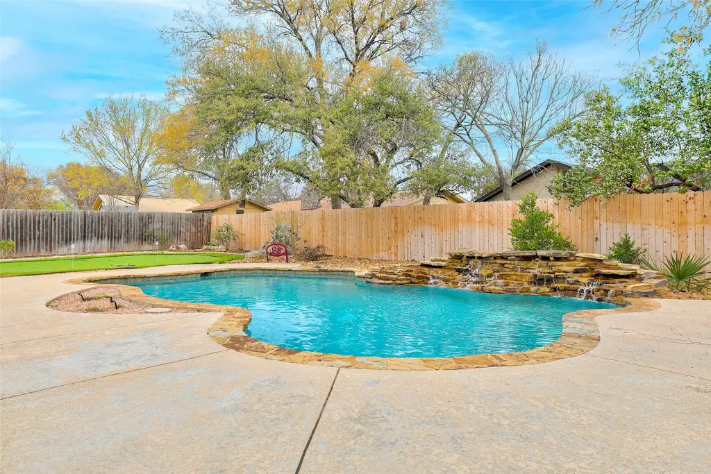 504 Ridgecrest Road, Georgetown