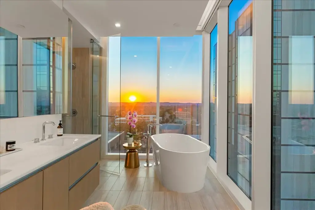 313 W 17th Street 1104, Austin