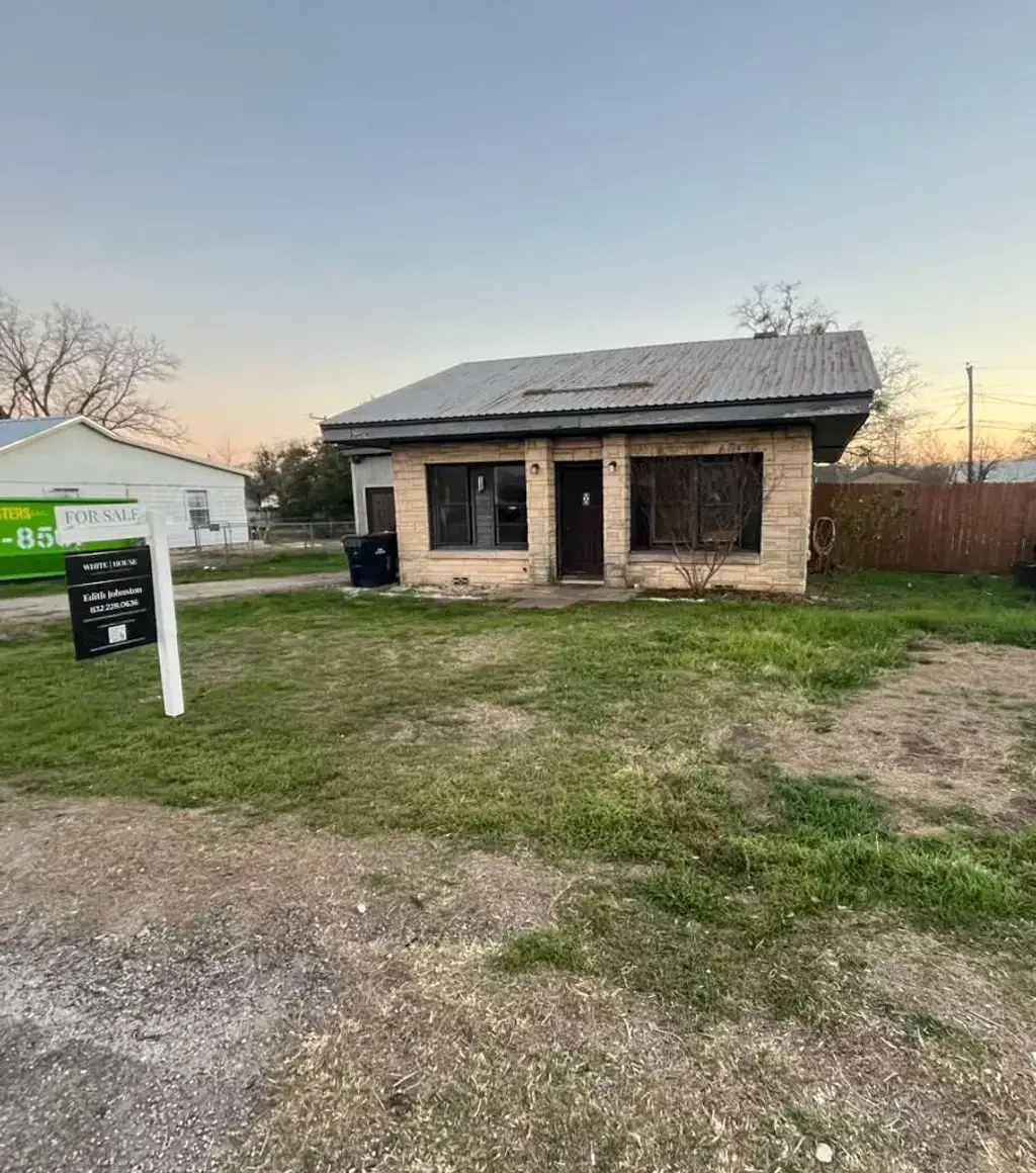 520 W Hwy 29 Street, Bertram