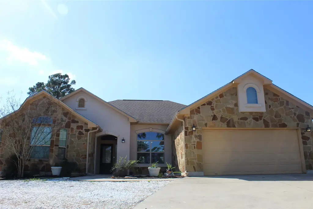 220 Tahitian Drive, Bastrop