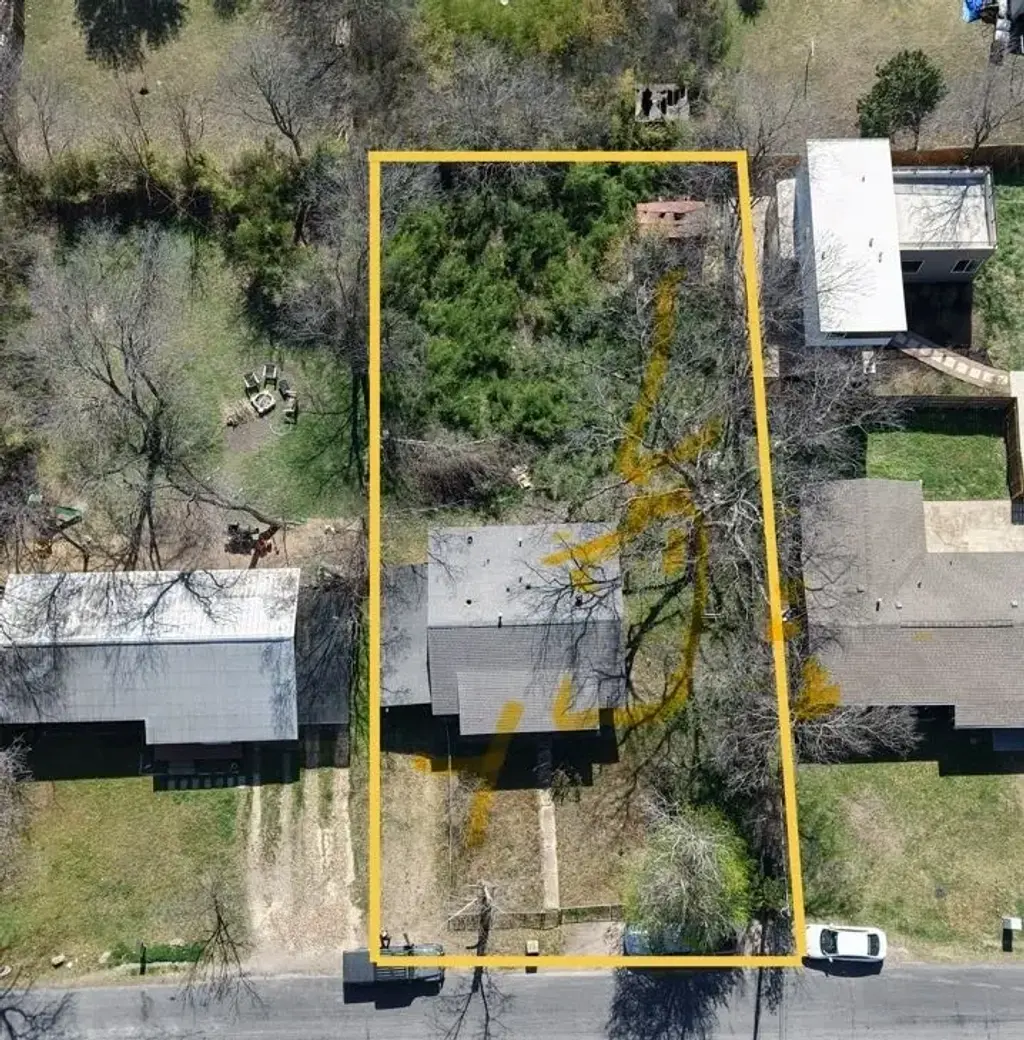 407 Middle Lane, Austin