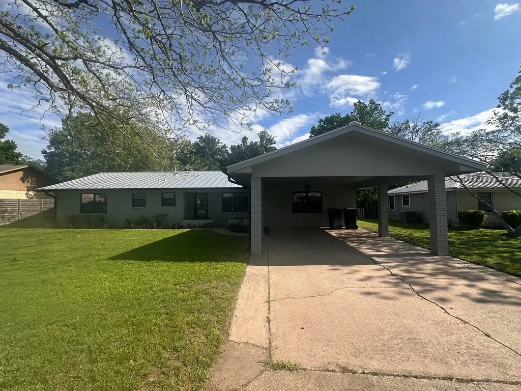 110 Jones Street, Bastrop