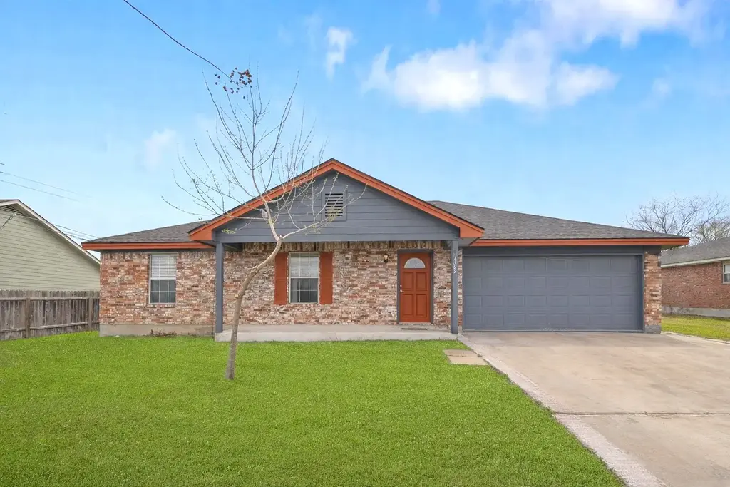 1309 Mallard Lane, Taylor