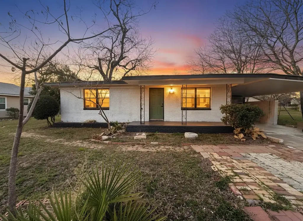 107 Elm Avenue, Rockdale