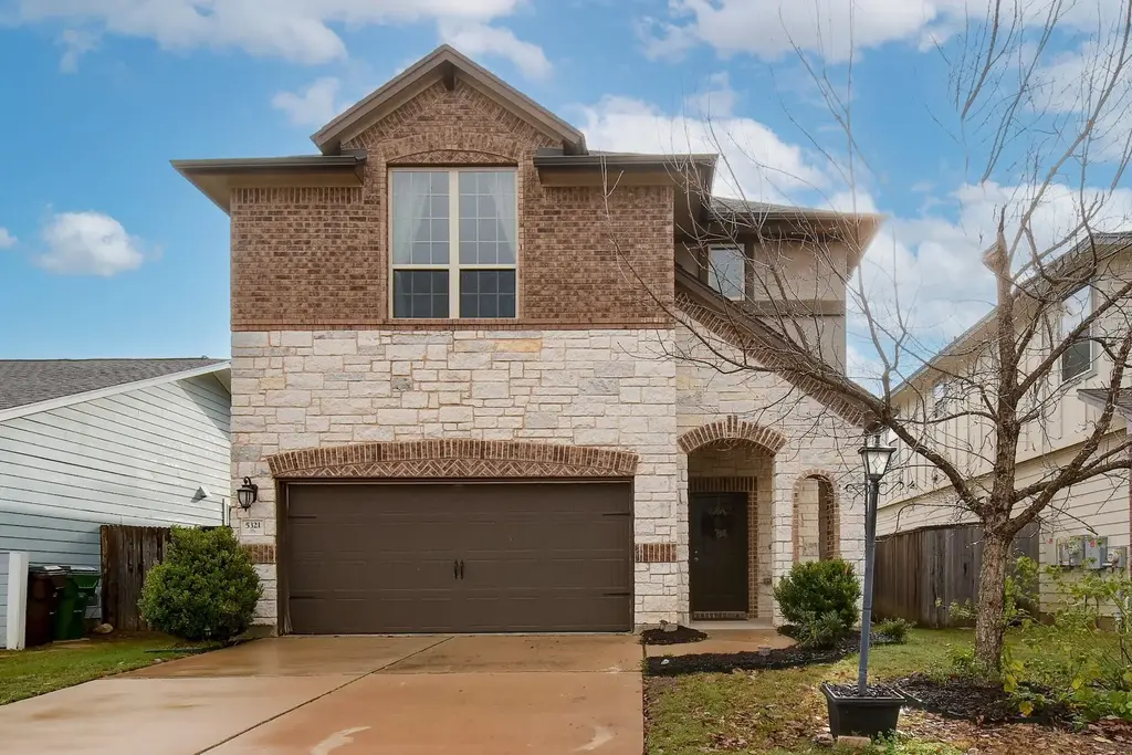 5321 Daimler Drive, Austin