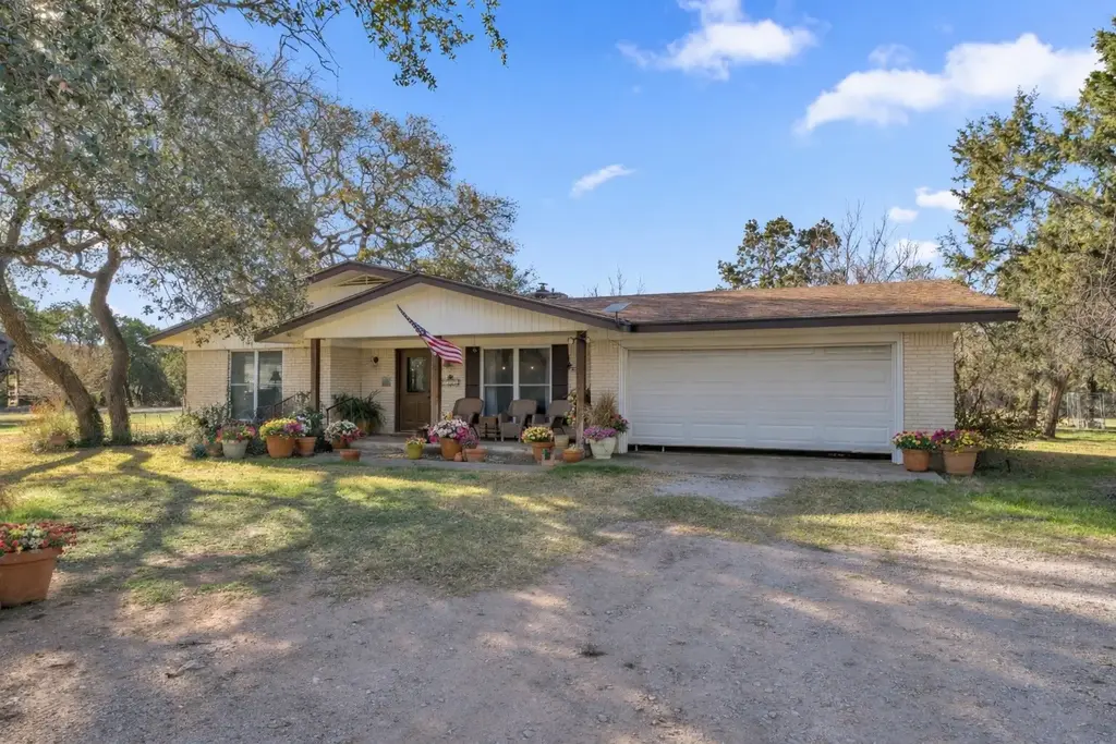 2229 Fm 3509, Burnet