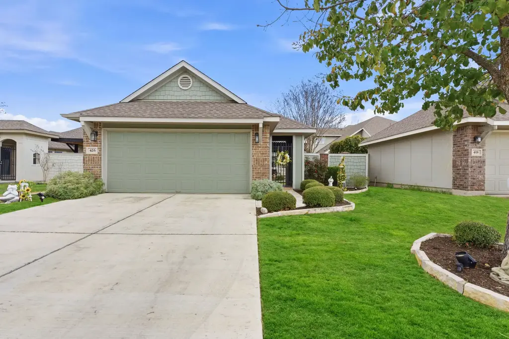 426 Tilly Lane, Buda