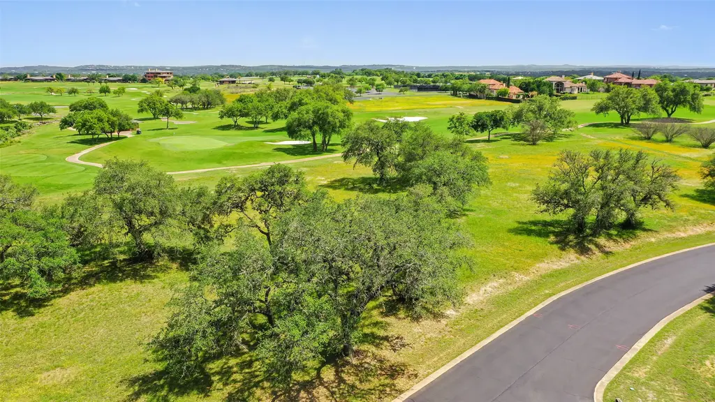 2711 Cliff Point Road, Spicewood